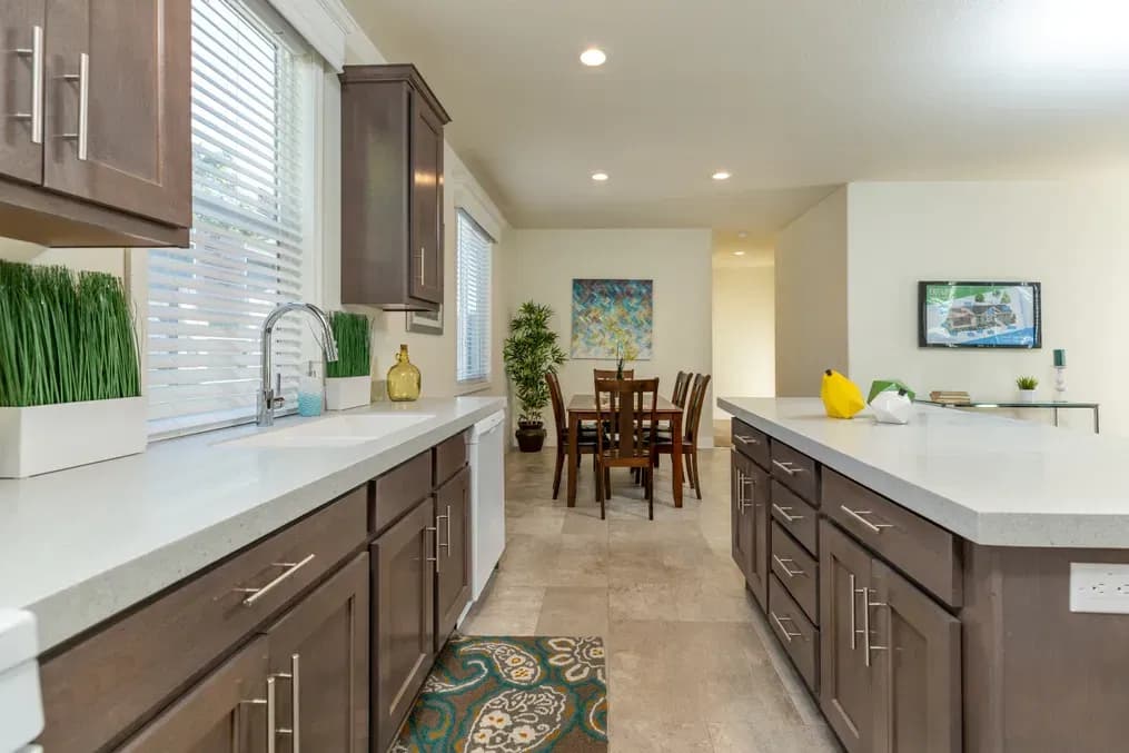 Fairpoint 27543f interior and kitchen home features