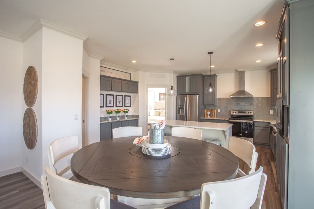 Sequoia interior home features