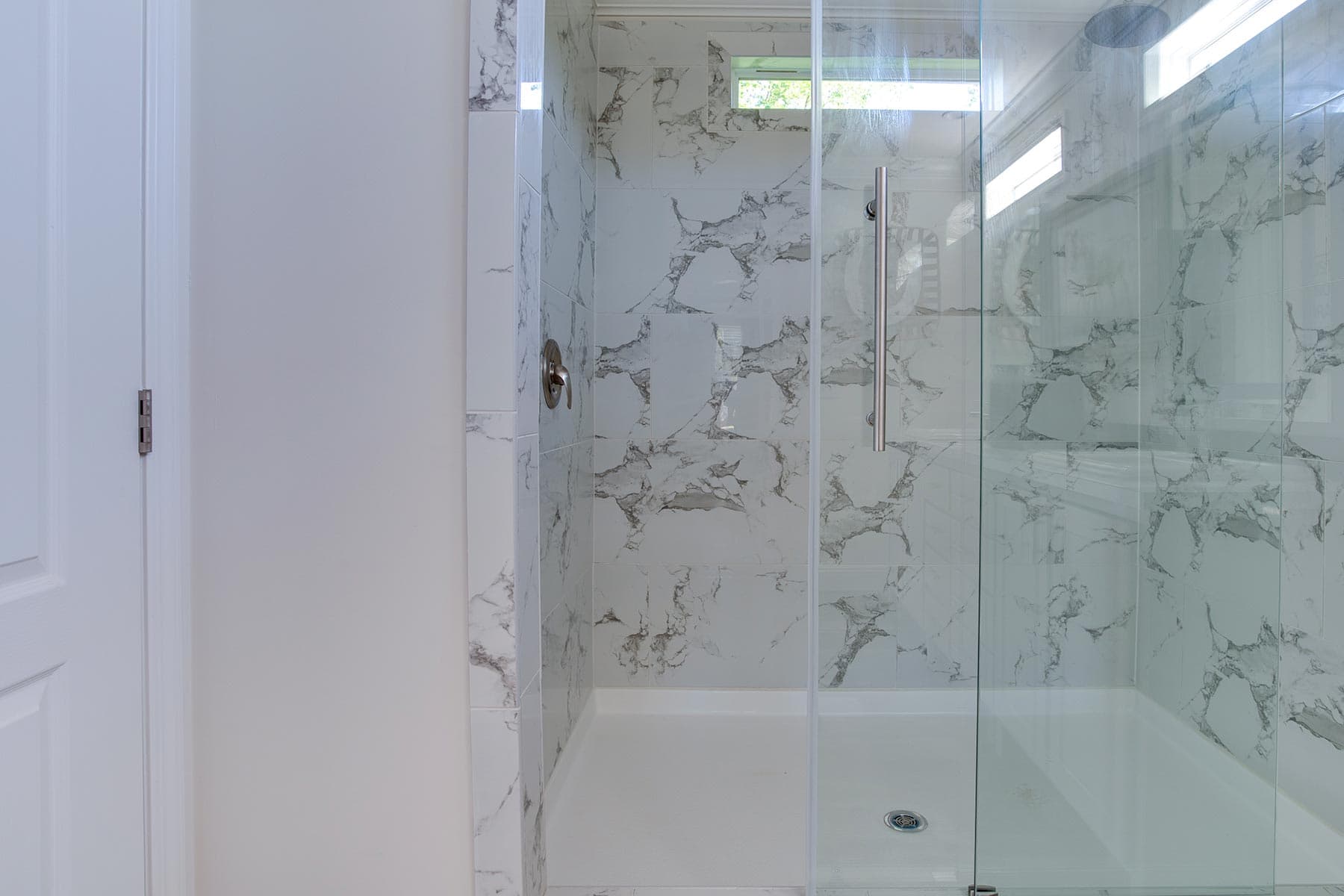 Gs sierra  bathroom home features