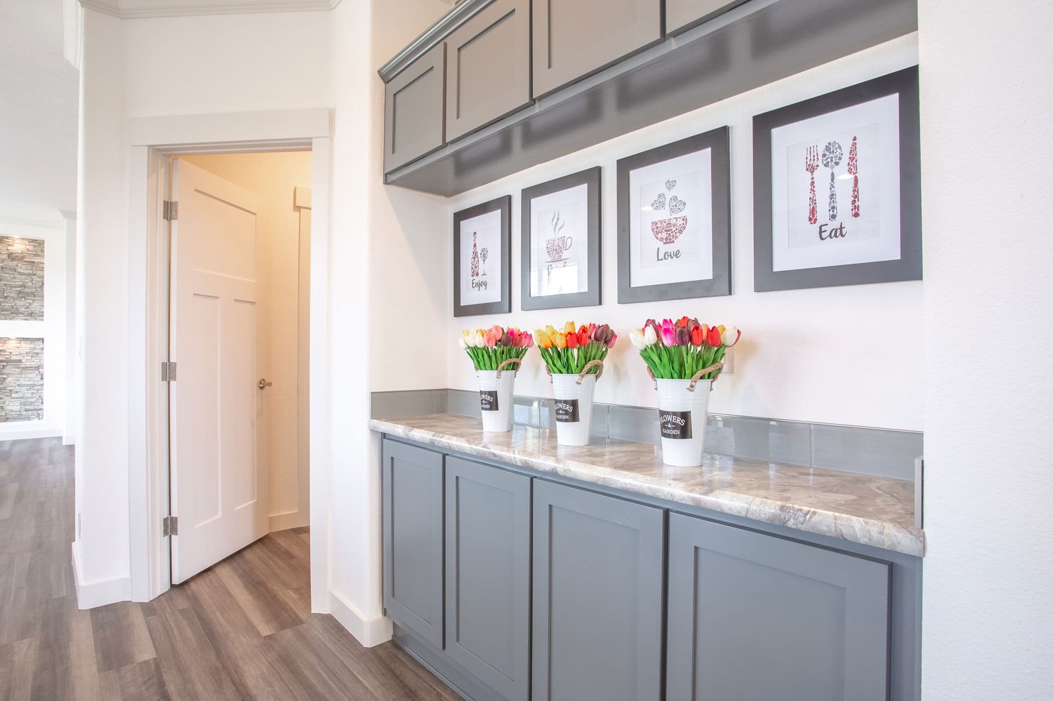 Sequoia interior home features