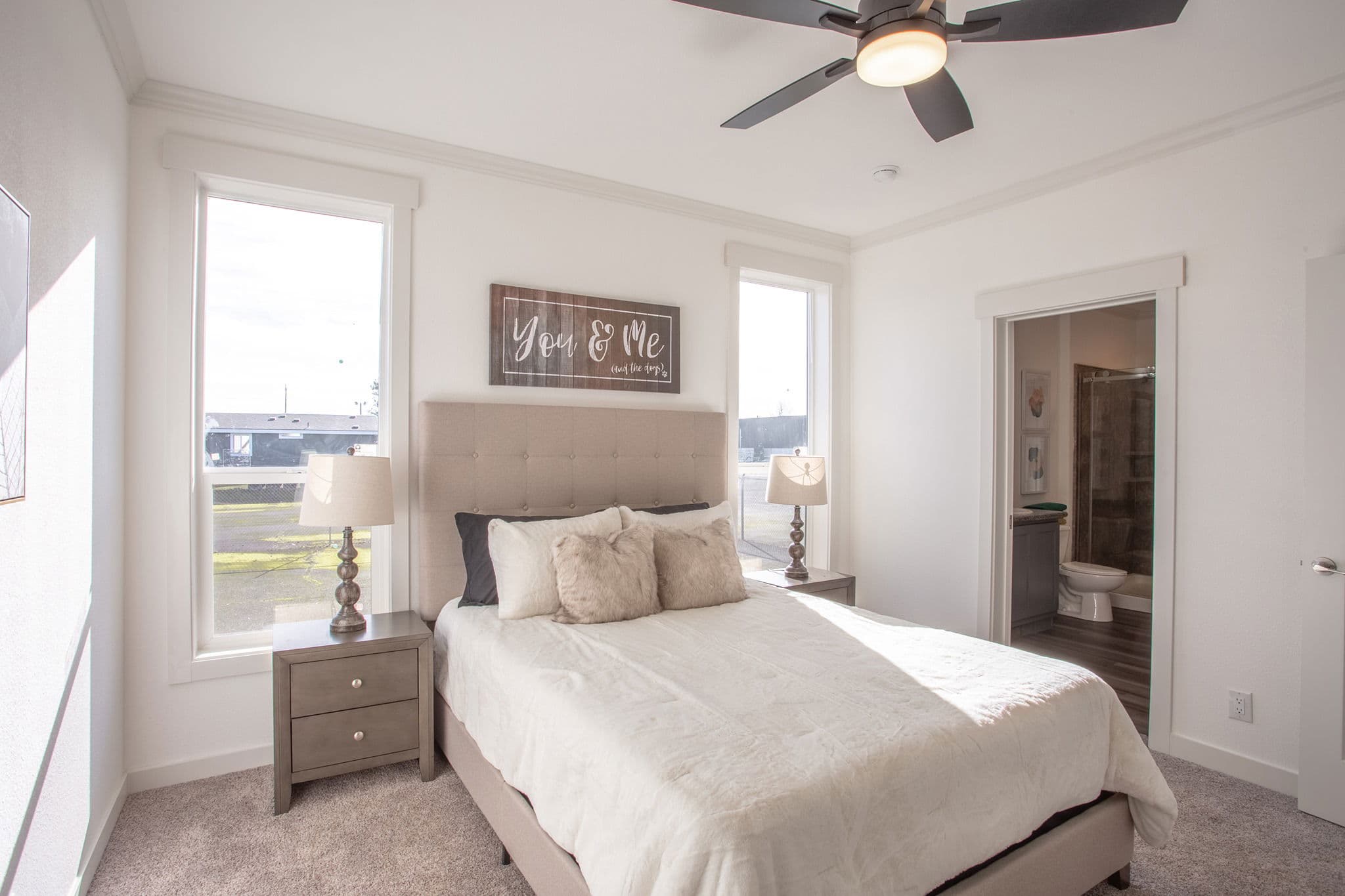 Sequoia bedroom home features