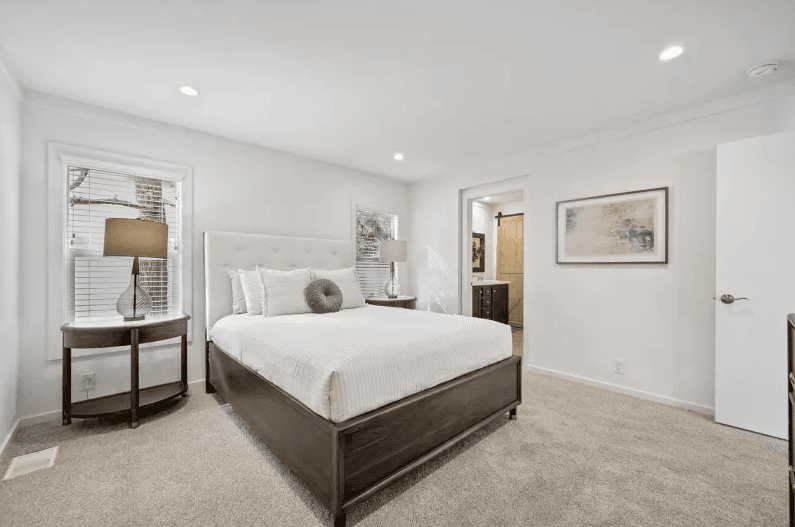 Gs 9904 a bedroom home features