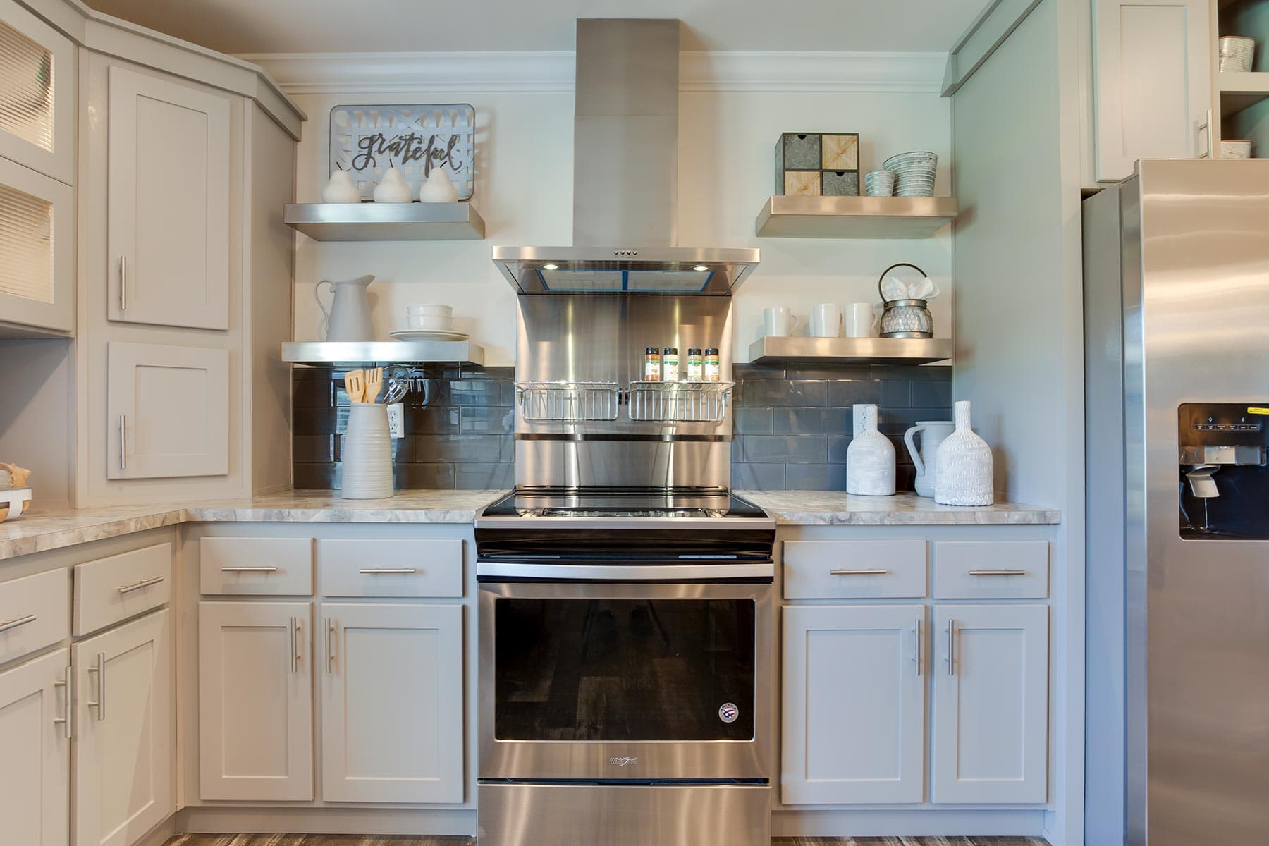 Gs sierra  kitchen home features