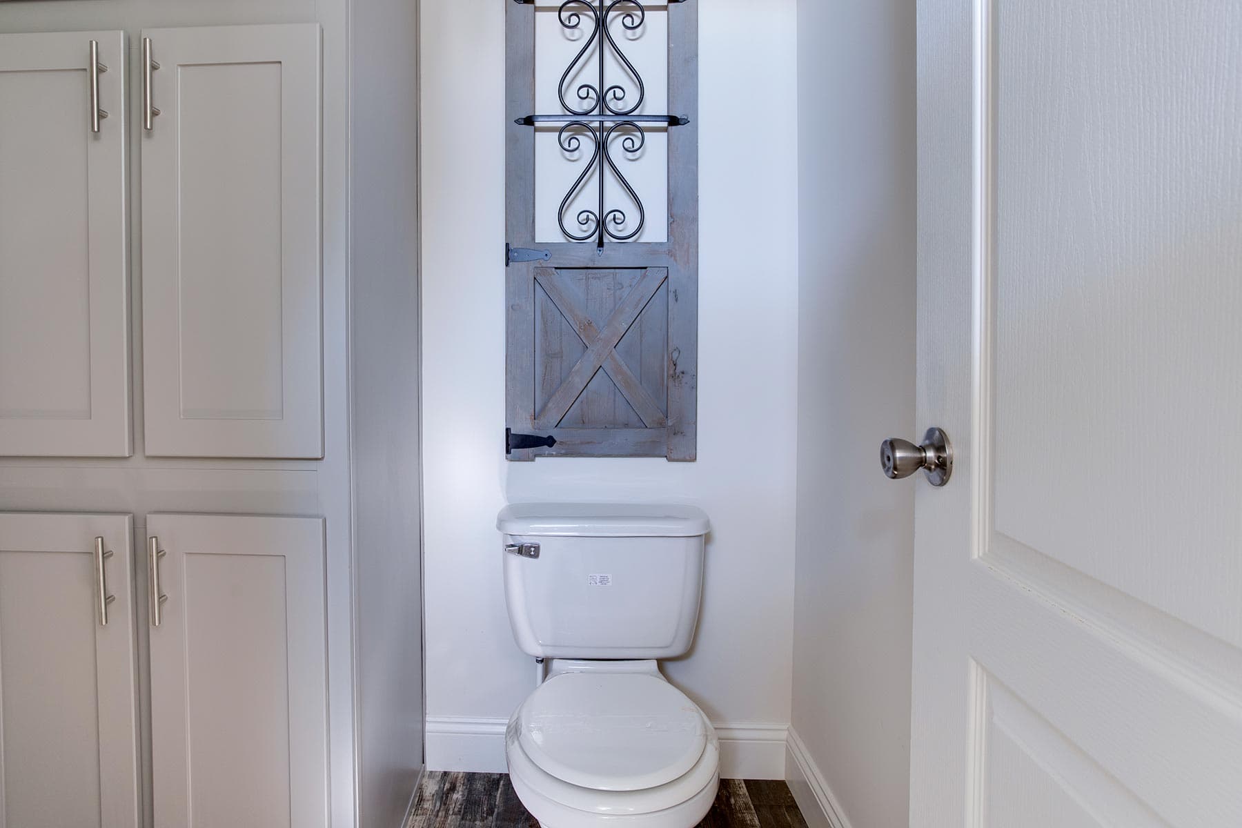 Gs sierra  bathroom home features