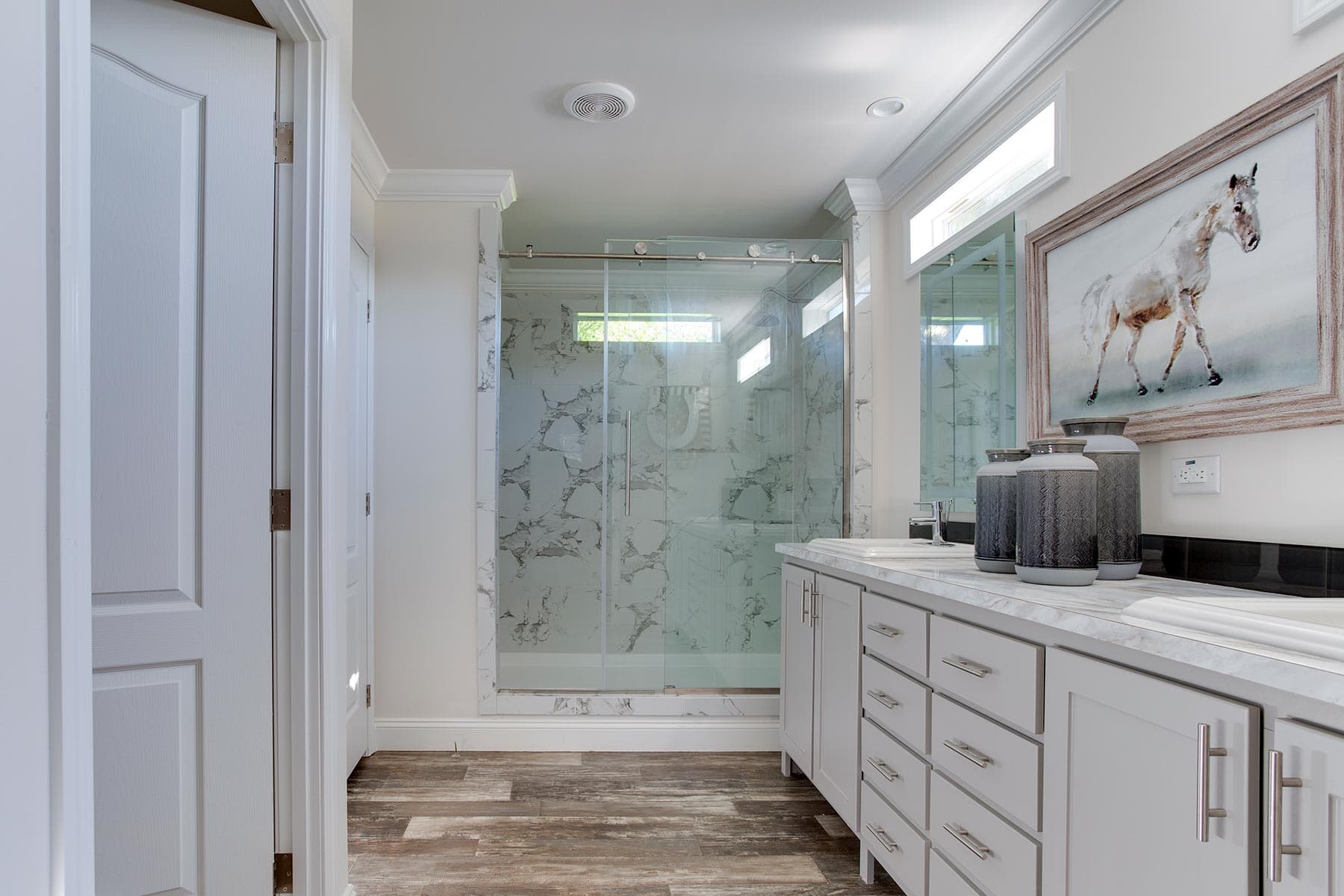 Gs sierra  bathroom home features