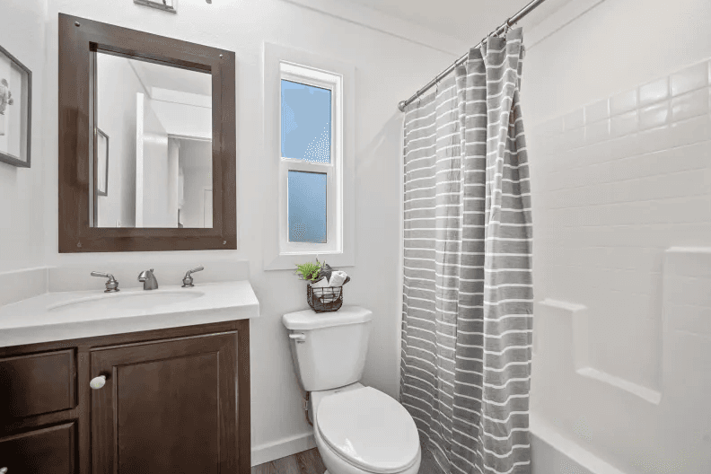 Gs 9904 a bathroom home features
