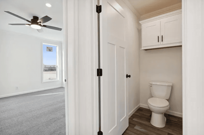 Gs 9921 av bathroom home features