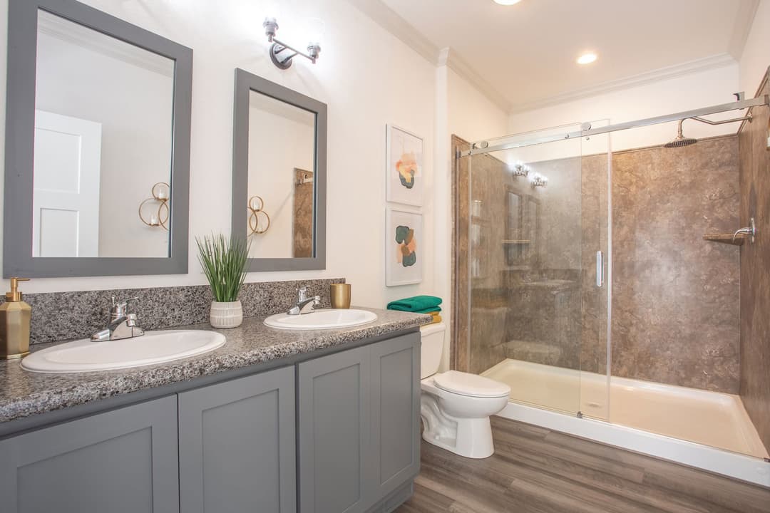 Sequoia bathroom home features