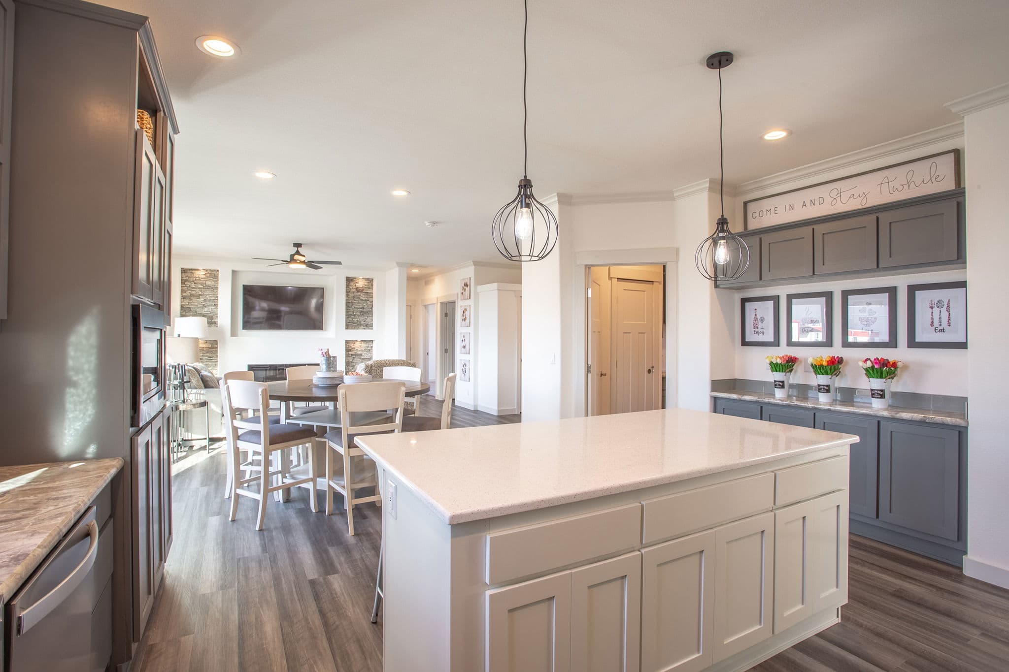 Sequoia kitchen home features