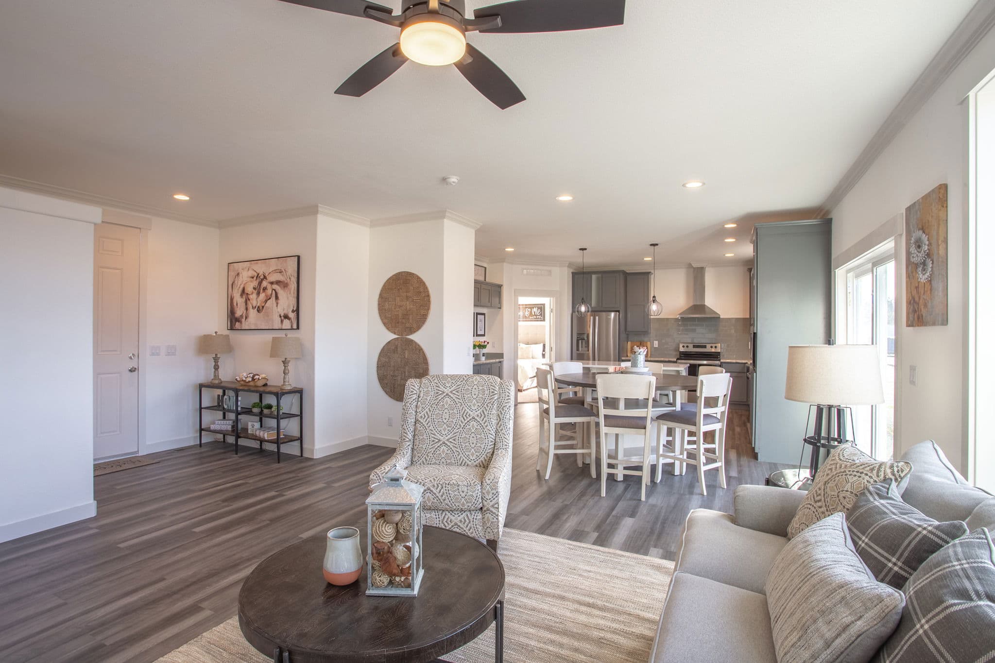 Sequoia interior home features